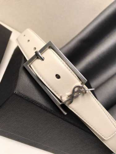 -圣罗兰Yvessalntlaurent专柜同步！宽度3.0Cm 采用进口小皮、皮纹细腻柔软！时尚潮流、随意搭配休闲仔连衣裙