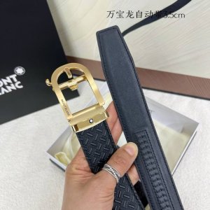 品牌： 万宝龙 新款进口小牛皮，手感细腻柔软。搭配纯钢自动精品钢扣，宽度：3.5Cm