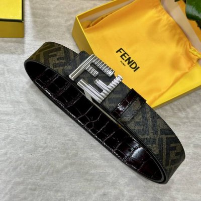 Fendi 芬迪 专柜同款 宽4.0Cm 双环正反用腰带 Ff按钉搭扣 棕色Cuoio Romano皮革材质 反面面料带有烟草黄和黑色Ff图案 四方金属饰面 时