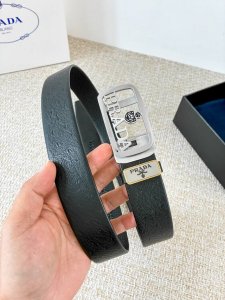 品名：普拉达 prada腰带 皮带自动带 型号：自动带，经典纯钢材质自动扣，图片实物拍摄 材料：百分百头层牛皮，保证真皮。24K纯钢扣专柜同等质量， 双面头层牛