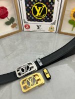 品名：Lv..路易..威登自动带 材质：原单牛皮腰带 百分百头层牛皮腰带保证真皮，24K纯钢扣，专柜原单品质、做工精细，时尚大牌，送人自用首选 包装： 请认准如