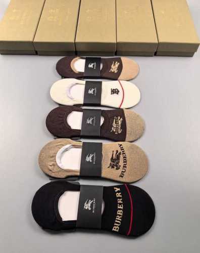 特 Burberry 巴宝莉B家新品女款隐形袜子一体机无骨缝合袜子 一盒五双 提花经典标志，纯棉材质，超舒适超美腻大牌出街，潮人必备超好搭