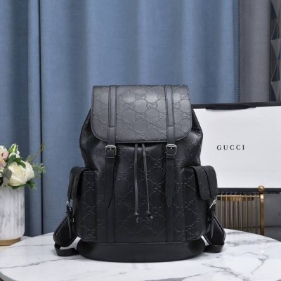 原单官网 450459 Gucci Signature 真皮经典双肩包，搭配翻盖抽拉口袋以及内置多处口袋并含有保护作用的Ipad包位。Gucci Signatu