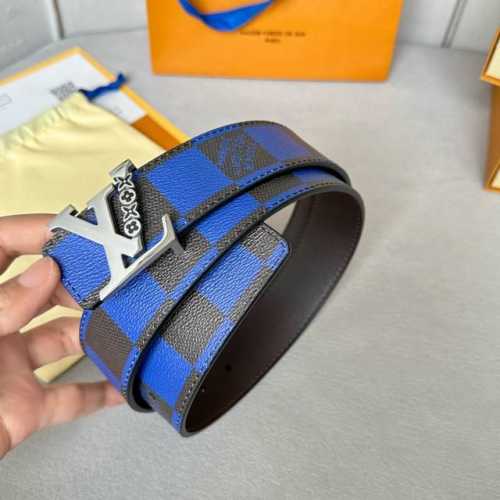 圖片包裝10 寬：40Mm 驢家新品 今季男士新品腰帶 訂製帆布大方格面料襯托棕色小牛皮 搭配最新款四葉草元素五金 多色選 雙面用