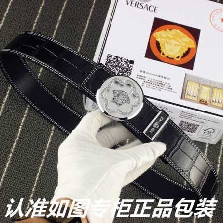 品名：范思哲.Ver Sace鳄鱼纹 型号：认准如图专柜包装，赠送打孔器 材料：百分百头层牛皮，保证真皮。美人头钢扣，镶钻工艺鳄鱼纹路专柜同等质量， 送人自用首 - 点击图像关闭