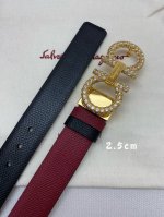 Ferragamo 25Mm金属Gancio双扣，女士双面牛皮，质感十足 独特复古风格 时髦中带着随性和酷感 .支持芯片扫码