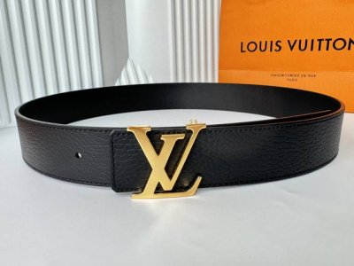 Lois Vuitton 路易威登 男士腰带 原厂荔枝纹 黑色小牛皮平纹底，真空电镀钯金光面扣，双面可用 简约时尚 奢华有内涵 值得拥有！宽度4.0Cm