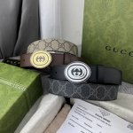 古奇，宽3.0 帆布是品牌的一款经典面料，经不同配色组合以及现代和经典设计演绎后，这款窄腰带采用该标志性面料版本诠释，匠心搭配同色调滚边。该款帆布灵感源自30年