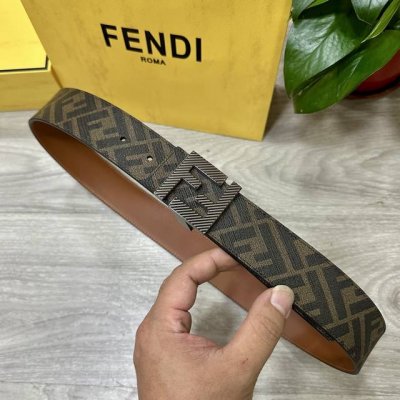 Fendi 芬迪 专柜同款 宽4.0Cm 双环正反用腰带 Ff按钉搭扣 土黄Cuoio Romano皮革材质 反面面料带有烟草黄和黑色Ff图案 四方金属饰面 时