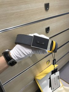 特 配送专柜包装 打孔针 新款 Fd 宽35Mm 支持Nfc 芯片扫描，标志造型皮带，原版间色四层小怪兽铆钉板扣，进口原版 铁灰色手掌纹配柠檬黄色制成，镀金表面