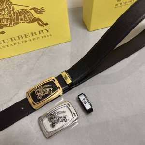 品名：巴宝莉 原单 材质：原单牛皮腰带 百分百头层牛皮腰带保证真皮，24K纯钢扣，专柜原单品质、做工精细，时尚大牌，送人自用首选 包装： 请认准如图专柜包装赠送