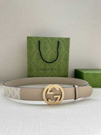 宽度4.0 Cm Gg Marmont系列每一季都会推陈出新，为灵感源于70年代的标志性原版Gg6.0Cm钢扣配件注入现代精髓。这款头层牛皮腰带 给你带来更多造 - 点击图像关闭