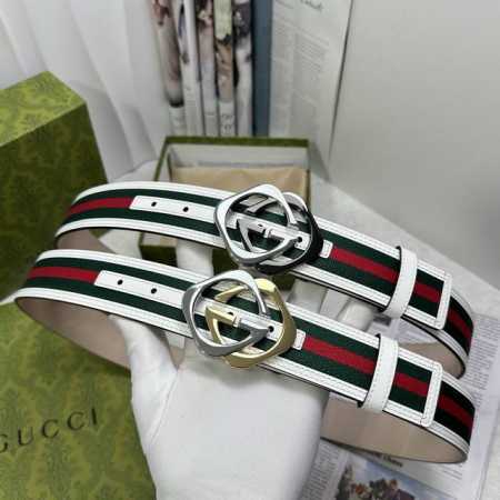 特 Gucccci 时尚经典款！颜色:白色，尺寸:3.8Cm，带身采用红绿织布头层牛皮包边制作，搭配新款Gg互扣式抛光铜金属扣头，意大利时尚精品 - 点击图像关闭