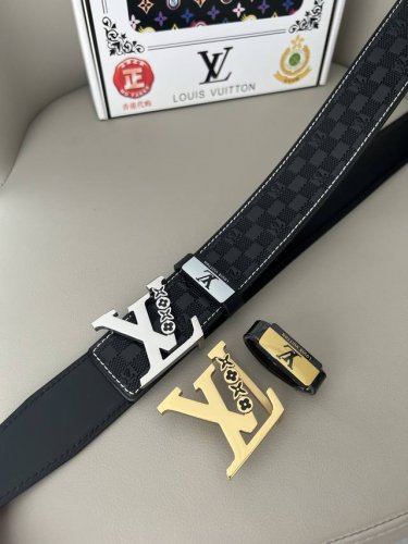 品名：Lv..路易..威登原单 材质：原单牛皮腰带 百分百头层牛皮腰带保证真皮钢扣，专柜原单品质、做工精细，时尚大牌，送人自用首选 包装： 请认准如图专柜包装赠