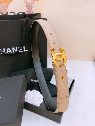 Chanel Logo 光面经典Cc搭扣 黄铜金色金属 3.0Cm精品 羊皮腰带 手感柔软极佳 典雅