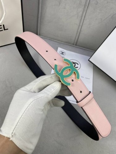 宽度3.0Cm Chanel 香奈儿 进口柔软小牛皮搭配 金 银色金属磨胶钢扣。