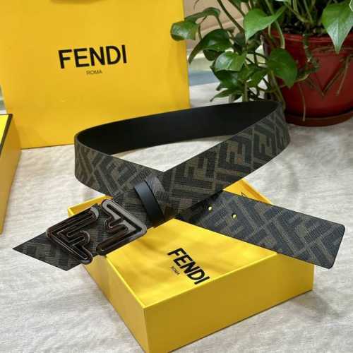 Fendi 芬迪 专柜同款 宽4.0Cm 双环正反用腰带 Ff按钉搭扣 黑色Cuoio Romano皮革材质 反面面料带有烟草黄和黑色Ff图案 黑色珐琅金属饰面