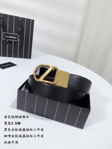 杰～尼亚 宽度3.5Cm 支持芯片防伪 。双面皮带，牛皮材质，配有钌金Gancini扣饰。风格现代，为日常造型增姿添彩。该皮带可调节，且能根据需要剪裁，达到修身