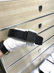 配送专柜包装 打孔针 批 宽35Mm，原单进口小牛皮 头层牛皮，搭配原单钌钯电镀Gg扣，手感.油边近乎完美，原产皮料定制，质感无可挑剔，出众的细节，高清实拍，货