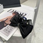 配包装盒 Chanel 香奈儿 最新款小香抓夹，超级好看！名媛范儿十足，小仙女必备