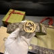 特 古奇 新款 Gg Marmont系列每一季都会推陈出新，为灵感源于70年代的标志性gg配件注入现代精髓。这款灰色和黑色gg Supreme帆布腰带反面采用秋