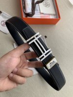 品名： 爱玛仕.Hermes原单 型号：双面使用挂扣，图片实物拍摄 材料：双面进口Togo皮，挂扣系列，纯钢质扣头，钯镀电镀工艺永不掉色。带身可双面使用，荔枝纹