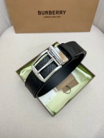 Burberry-巴宝莉！男士专柜对版金属扣，头层牛皮双面外用腰带，商务通勤休闲场合均适合佩戴。3.5Cm