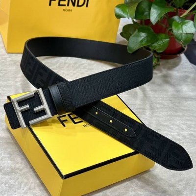 特 FENDl 芬迪 专柜同款 宽3.8CM 原版定制布料 FF图案布料材质 黑色皮革内衬 单钉镀钯金属配件 时尚潮流 经典系列