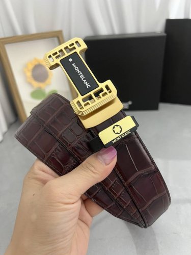 品名：万宝龙 Montblanc 自动带 材质：原单牛皮腰带 百分百头层牛皮腰带保证真皮，24K纯钢扣，专柜原单品质、做工精细，时尚大牌，送人自用首选 包装：
