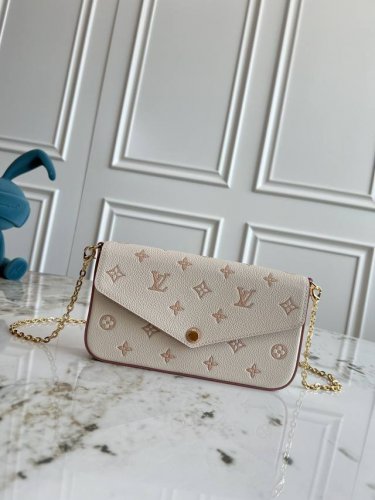芯片版 M15968 M69977新款三件套 本款 Pochette FéLicie 链条包为 Monogram Empreinte 皮革描绘 Monogram