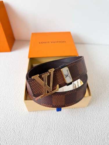 品名： Lv..路易..威登腰带皮带原单 型号：挂扣，经典纯钢材质挂扣，头层牛皮，图片实物拍摄 材料：头层牛皮，挂扣系列，纯钢材质扣头，钯镀电镀工艺永不掉色。原