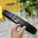 Fendi 芬迪 全套包装 专柜同款 宽40Mm 标志造型宽皮带。原版针扣，进口原版小牛皮制成，印有浮雕黑Ff 图案。镀金表面金属制品，品质保证。