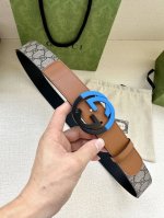 宽度4.0Cm Gucci 这款腰带在品牌系列中惊艳亮相，采用以经典颜色 乌木色组合呈现的品牌双G字母交织图案，与选用头层牛皮材质相得益彰。双色五金效果，突显时