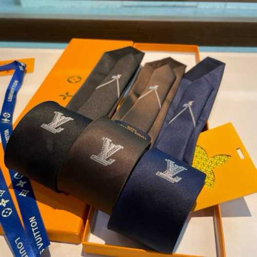 男士领带系列，稀有Monogram Classic领带将经典路易威登风格与精细做工有机结合。设计细腻。质感奢华的上等桑蚕丝面料，适合搭配各款商务造型和正装造型增