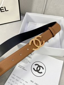 宽度3.0Cm Chanel 香奈儿 荔枝纹牛皮 金 银 色镶钻钢扣。