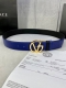 宽度4.0Cm Versace 范思哲 此款两面用皮革腰带的搭扣饰有品牌标志性的金 银色闪光virtus五金配件。