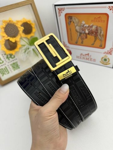 品名：爱马仕.Hermès 原单 材质：原单牛皮腰带 百分百头层牛皮腰带保证真皮，24K纯钢扣，专柜原单品质、做工精细，时尚大牌，送人自用首选 包装： 请认准如