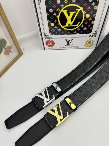 品名：Lv..路易..威登原单 材质：原单牛皮腰带 百分百头层牛皮腰带保证真皮，24K纯钢扣，专柜原单品质、做工精细，时尚大牌，送人自用首选 包装： 请认准如图