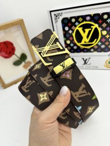 品名：Lv..路易..威登原单 材质：原单牛皮腰带 百分百头层牛皮腰带保证真皮，24K纯钢扣，专柜原单品质、做工精细，时尚大牌，送人自用首选包装： 请认准如图专