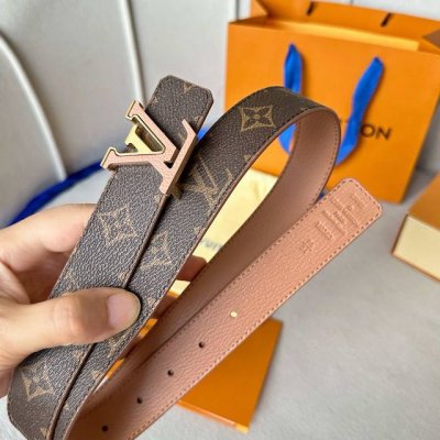 特 L0Uis Vuitt0N 今季新品 驴家女士原單腰帶 寬度30毫米 定制经典帆布面料搭配小荔枝纹小牛皮底 全新开模双层间色新款五金 可双面佩戴 多色可选。