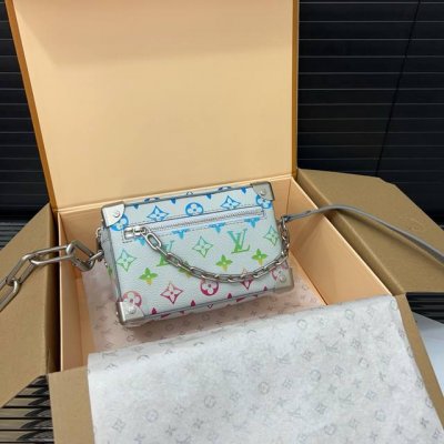 Louisvuitton 路易威登 渐变系列 Mini Soft Trunk压花 链条盒子包 小方包 男女通用斜挎包 小箱子 实物拍摄 原厂原版面料 防尘袋 折