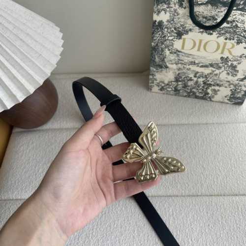 Dior新款腰带，采用精致头层皮制作，手感柔软，舒适细腻，精品蝴蝶扣，精致优雅，时尚大方。宽2.0Cm