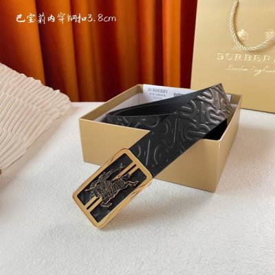 高端品质，实物拍摄 批 配全套礼盒 ： 巴宝莉 ：经典原单品质，经典pvc面配平纹皮底，搭配原单精品钢扣，精工制作，细节看图，实物拍摄，高端奢华，宽度3.8Cm