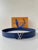 L0Uis Vuitt0N Lv 男士专柜品质水波纹腰帶 寬度40毫米 配置精钢字母搭扣 扣头可随意搭配 ～双面小牛皮设计 皮质柔软 手感细腻舒适
