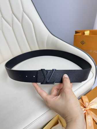 路易威登 Lv 全套包装 40Mm宽度 正品一体铸造五金钢扣 原厂皮料 双面原厂定制面料 区别市场货 - 点击图像关闭