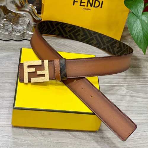特 Fendi 芬迪 专柜同款 宽4.0Cm 双环正反用腰带 Ff按钉搭扣 双色Cuoio Romano皮革材质 反面面料带有烟草黄和黑色Ff图案 黑色珐琅金属