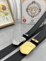 品名：Versace.范思哲 自动带 材质：原单牛皮腰带 百分百头层牛皮腰带保证真皮，24K纯钢扣，专柜原单品质、做工精细，时尚大牌，送人自用首选 包装： 请认