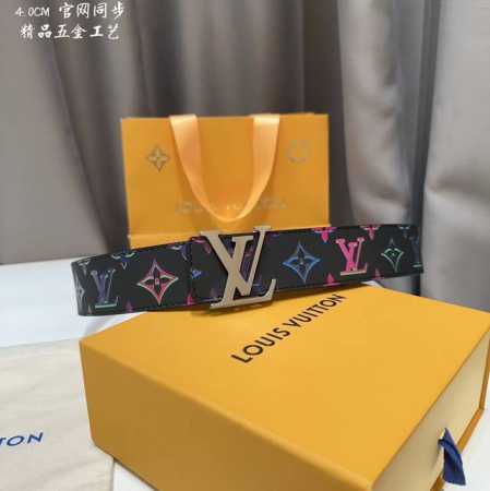 官网同步 Lv路易男士 宽度4.0 Cm 简单大方 精品五金 双面进口皮 佩戴效果非常不错 送礼自用最佳推荐 - 点击图像关闭