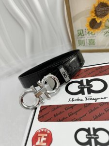 品名：菲拉格幕 原单 材质：原单牛皮腰带 百分百头层牛皮腰带保证真皮，24K纯钢扣，专柜原单品质、做工精细，时尚大牌，送人自用首选 包装： 请认准如图专柜包装赠