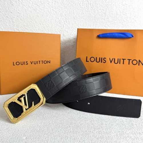 Louis Vuitton 路易威登不锈钢字母板扣 寬度4.0Cm 男士钢扣腰帶 意大利進口头层牛皮底自然精巧的格纹圖案 全新真皮腰帶 百搭休閒 时尚精美